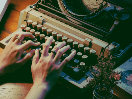 Escriu la teva història en 5 escenes (En directe per Zoom)